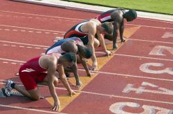 足协杯最新形势：波士顿凯尔特人高居榜首，热刺强势追赶，冠军归属成迷
